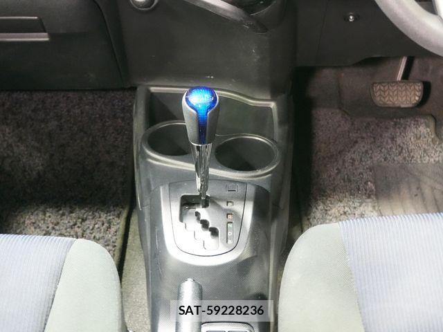 Toyota AQUA 2015-02 8353912-12