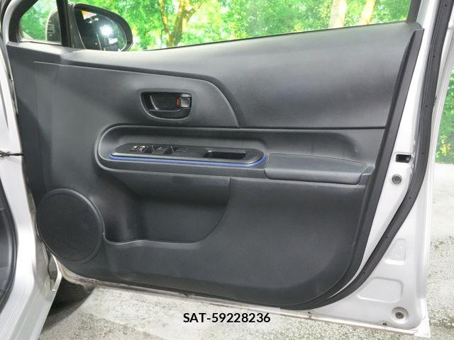 Toyota AQUA 2015-02 8353912-18