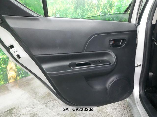 Toyota AQUA 2015-02 8353912-24