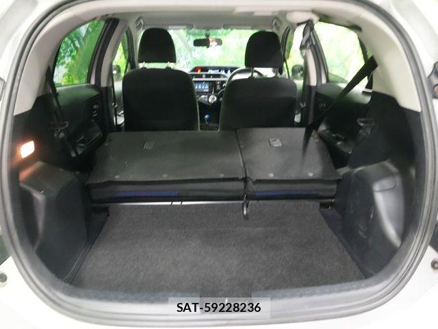 Toyota AQUA 2015-02 8353912-27