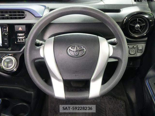 Toyota AQUA 2015-02 8353912-7