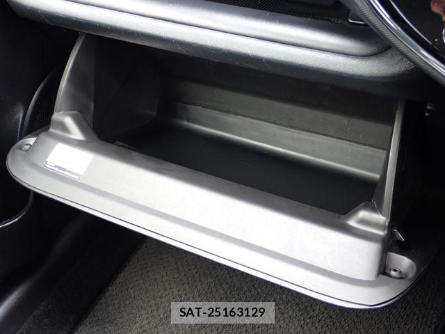 Toyota AQUA 2018-11 8353911-13