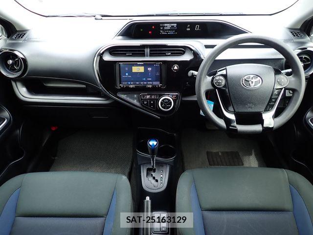 Toyota AQUA 2018-11 8353911-1