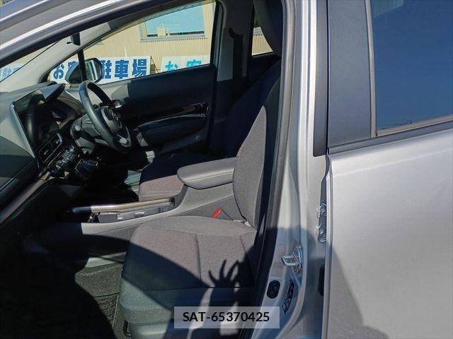 Toyota AQUA 2023-03 8353899-7