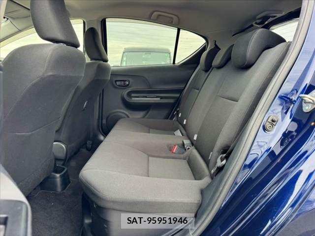 Toyota AQUA 2019-04 8353906-17