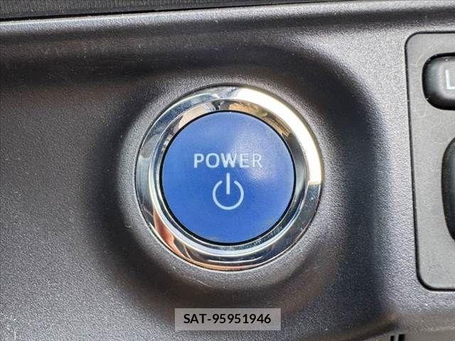 Toyota AQUA 2019-04 8353906-25