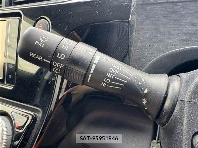 Toyota AQUA 2019-04 8353906-28