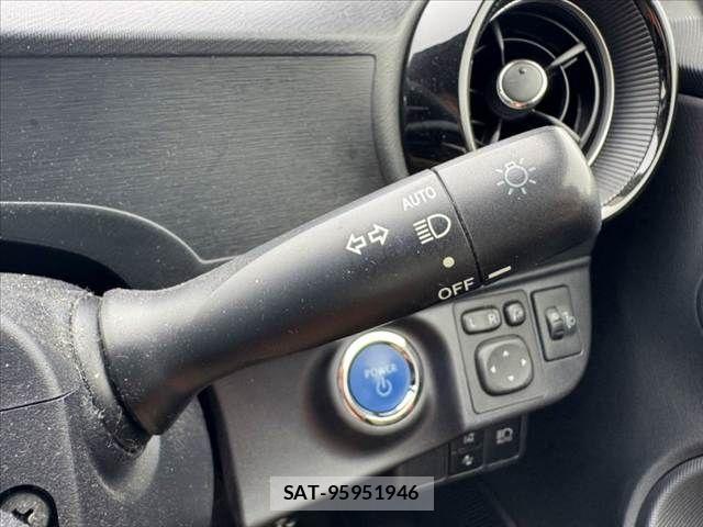 Toyota AQUA 2019-04 8353906-29