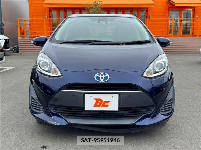 Toyota AQUA 2019-04 8353906-8
