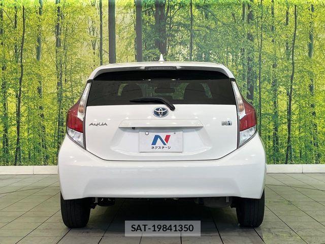 Toyota AQUA 2016-03 8353901-14