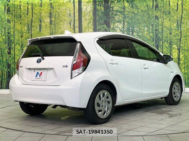 Toyota AQUA 2016-03 8353901-16