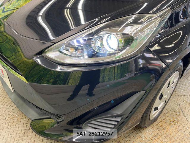 Toyota AQUA 2018-01 8353907-11