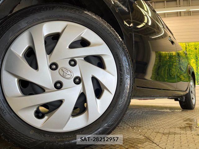 Toyota AQUA 2018-01 8353907-12