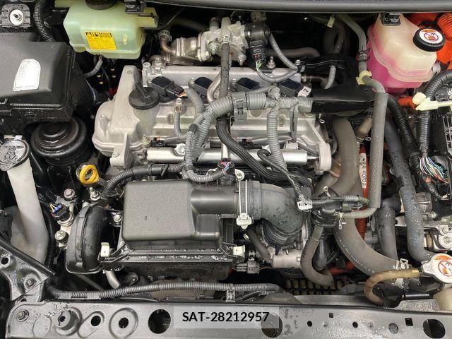 Toyota AQUA 2018-01 8353907-17