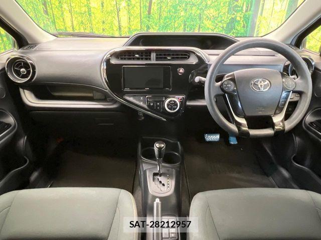 Toyota AQUA 2018-01 8353907-1