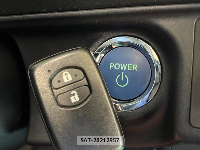 Toyota AQUA 2018-01 8353907-6