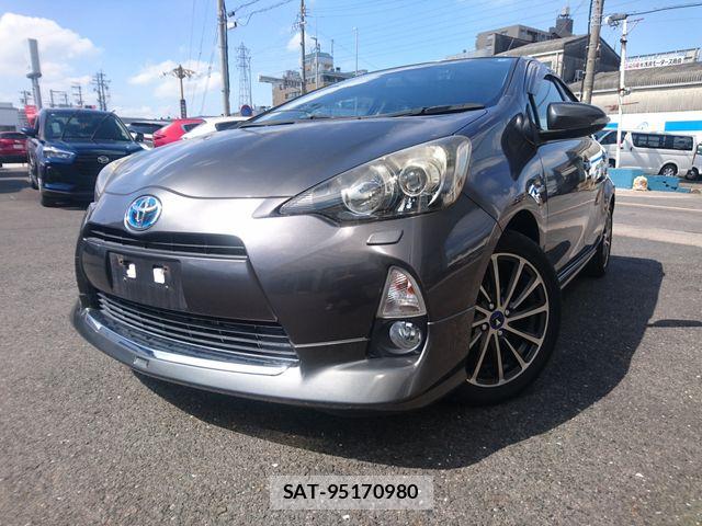 Toyota AQUA 2014-02 8353920-0