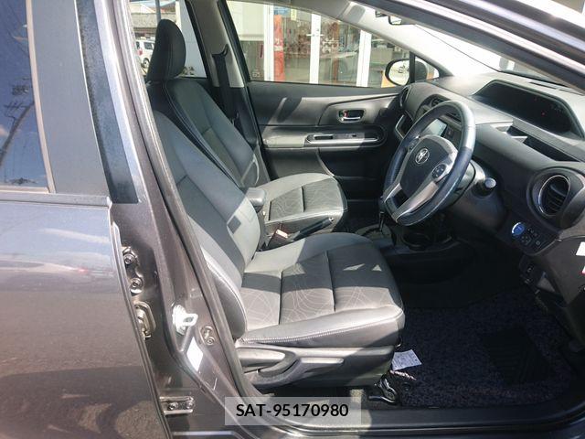 Toyota AQUA 2014-02 8353920-1