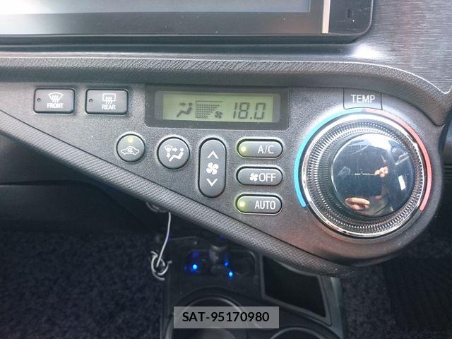 Toyota AQUA 2014-02 8353920-21