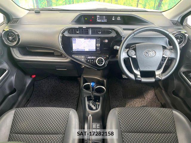 Toyota AQUA 2017-09 8353910-1