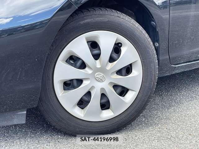 Toyota AQUA 2014-04 8353918-3