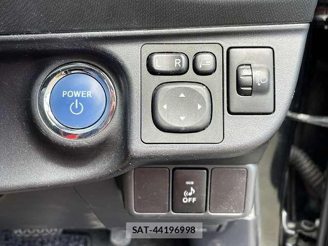 Toyota AQUA 2014-04 8353918-4