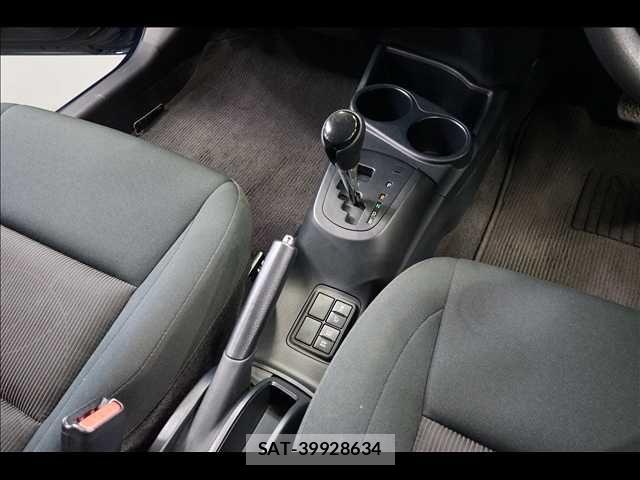 Toyota AQUA 2019-04 8353897-11