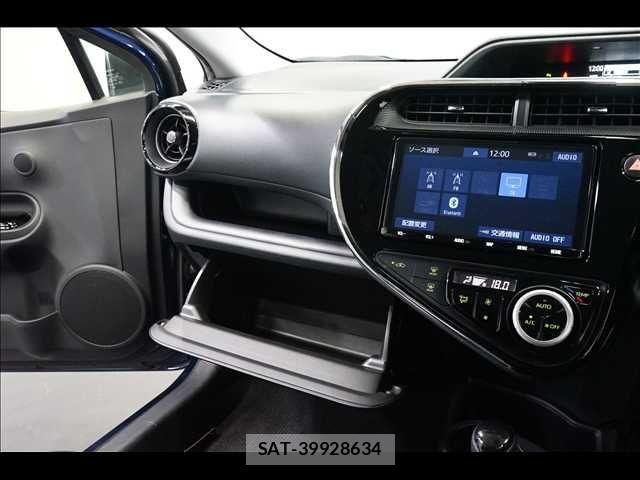 Toyota AQUA 2019-04 8353897-12