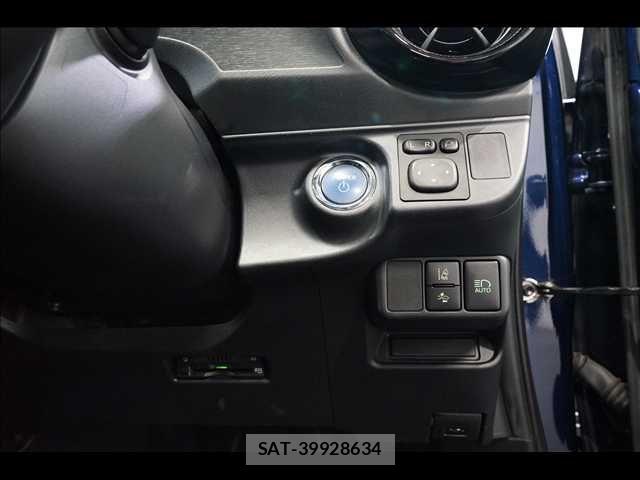 Toyota AQUA 2019-04 8353897-13