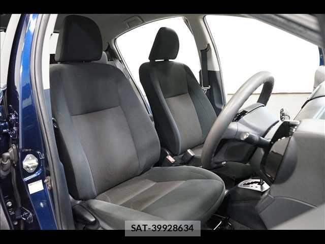 Toyota AQUA 2019-04 8353897-16