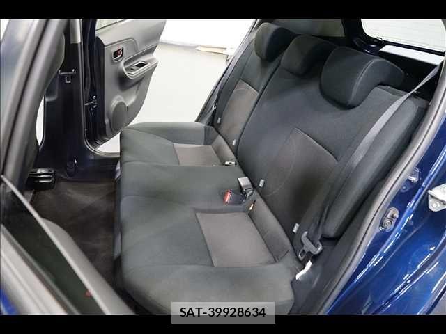 Toyota AQUA 2019-04 8353897-17