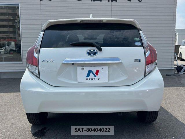 Toyota AQUA 2017-03 8353913-14
