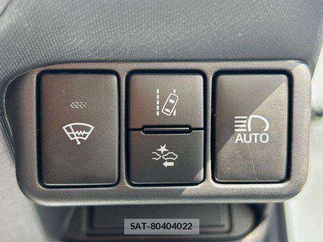 Toyota AQUA 2017-03 8353913-5