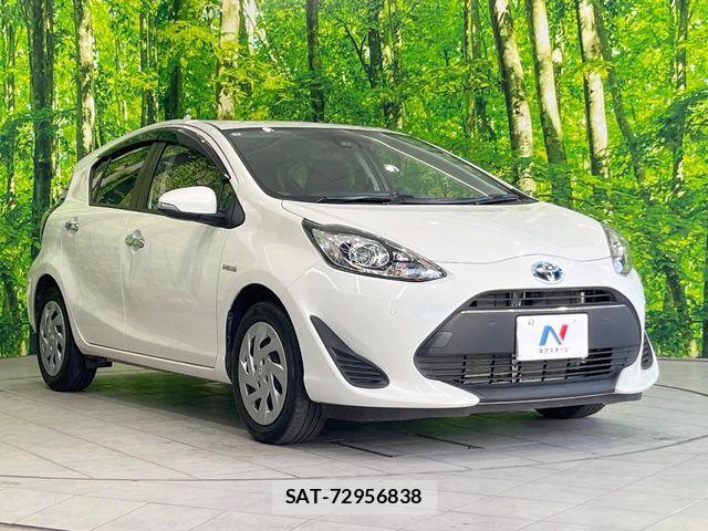 Toyota AQUA 2019-01 8353894-15