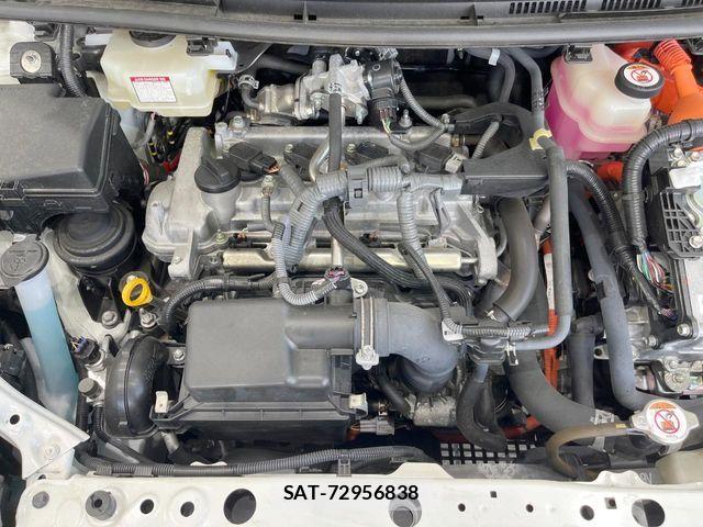 Toyota AQUA 2019-01 8353894-17