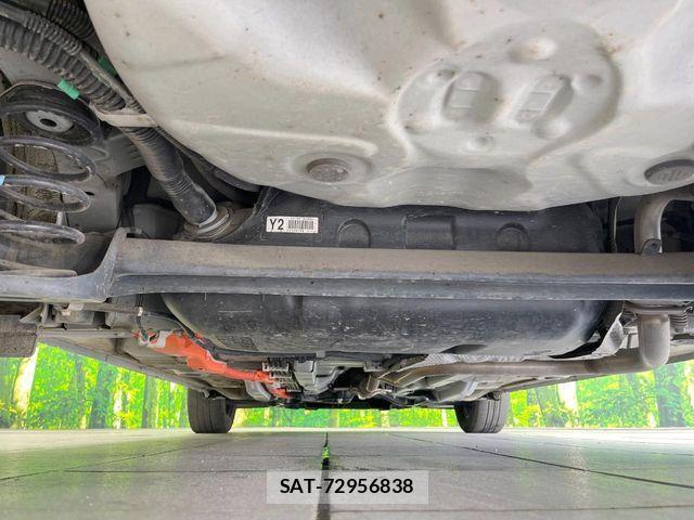 Toyota AQUA 2019-01 8353894-18