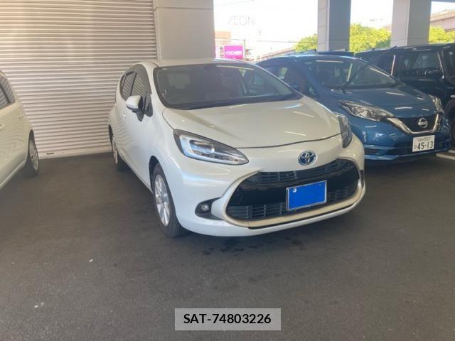 Toyota AQUA 2022-01 8353895-0