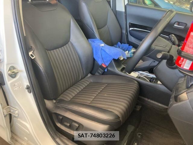 Toyota AQUA 2022-01 8353895-9