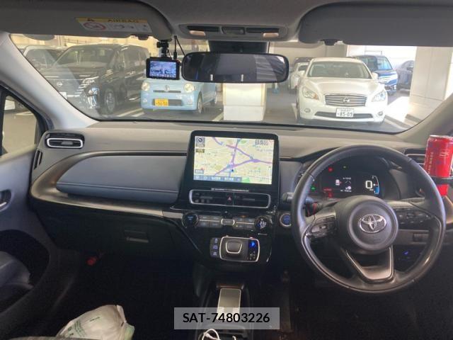 Toyota AQUA 2022-01 8353895-12