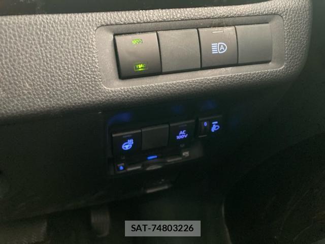 Toyota AQUA 2022-01 8353895-14