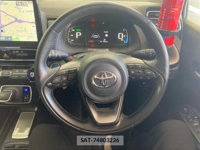 Toyota AQUA 2022-01 8353895-15