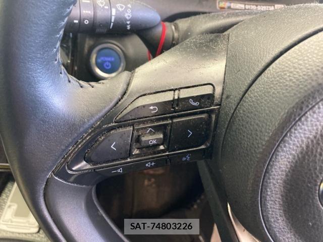 Toyota AQUA 2022-01 8353895-16