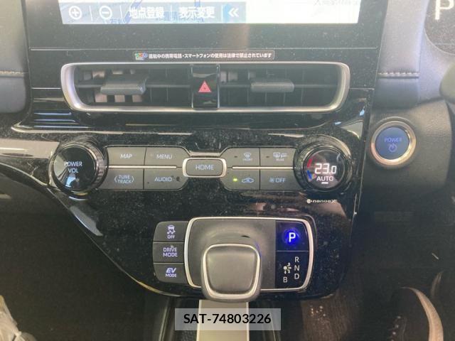 Toyota AQUA 2022-01 8353895-18