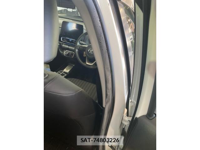 Toyota AQUA 2022-01 8353895-24