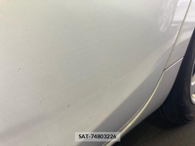 Toyota AQUA 2022-01 8353895-25
