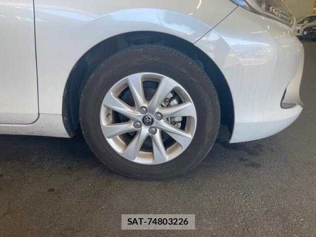 Toyota AQUA 2022-01 8353895-2