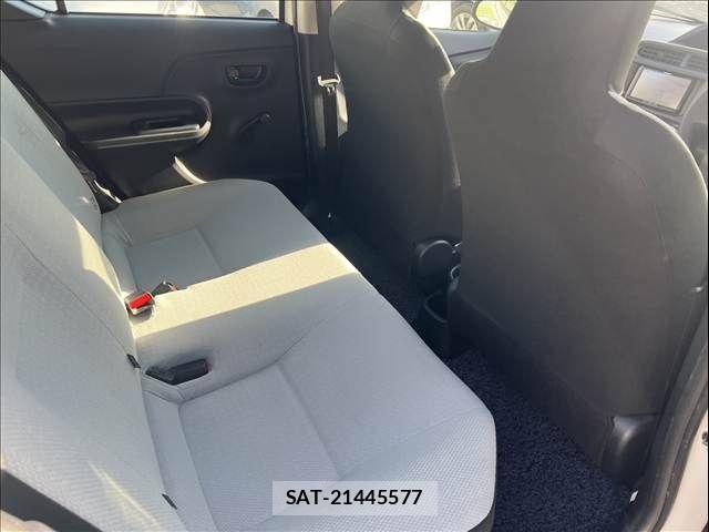 Toyota AQUA 2015-05 8364747-13