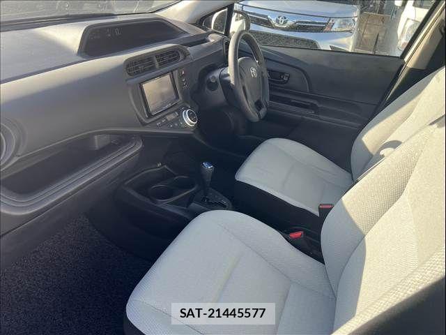 Toyota AQUA 2015-05 8364747-14