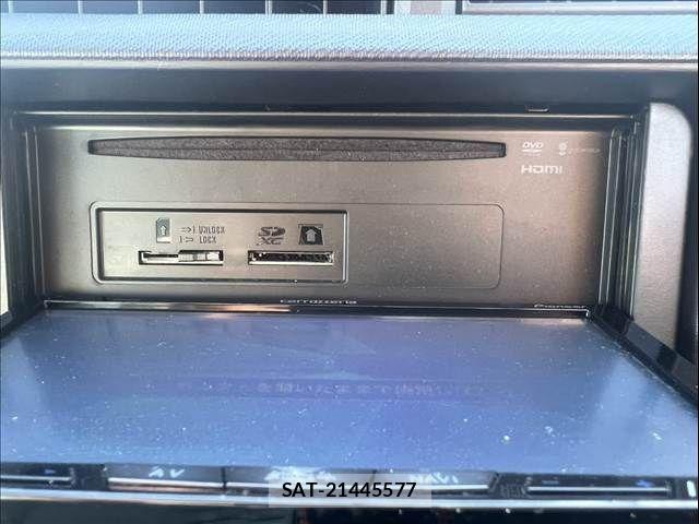 Toyota AQUA 2015-05 8364747-17