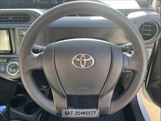 Toyota AQUA 2015-05 8364747-20